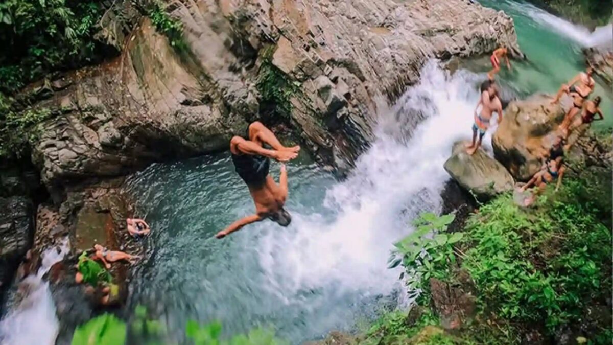 Tavida Waterfalls Day Tour in Valle de Anton 